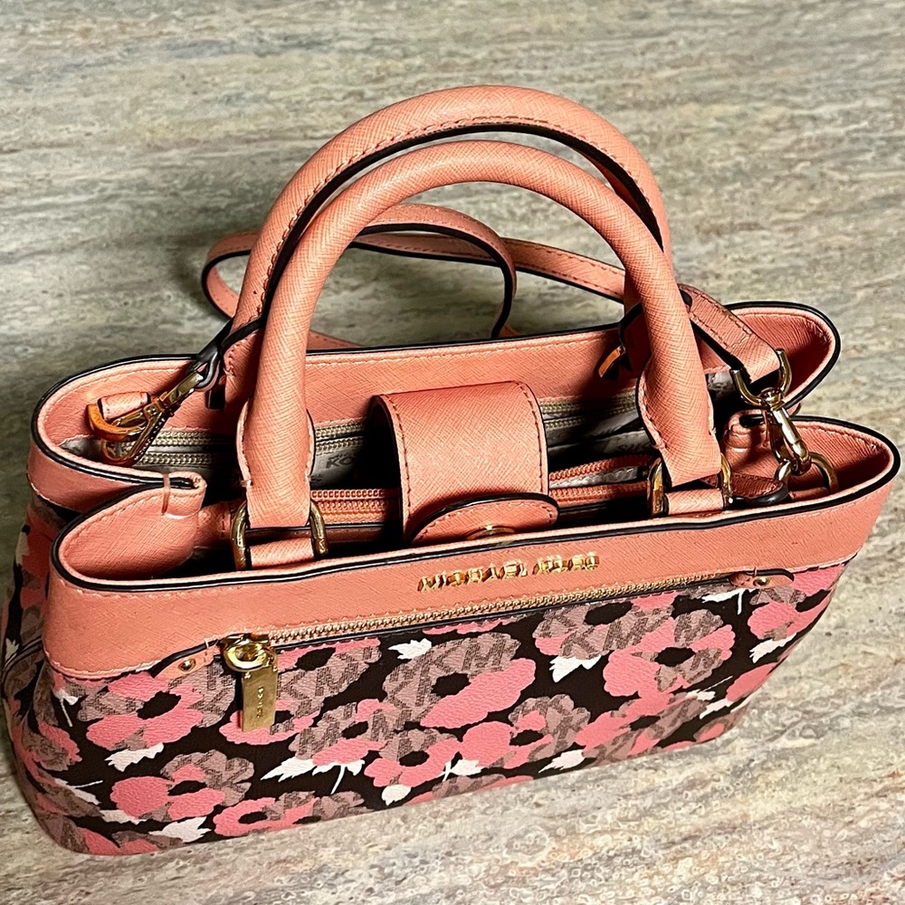 NWOT Michael Kors gorgeous bag - Picture 2 of 16